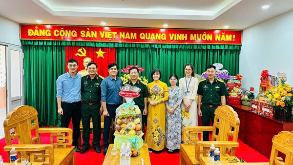 Công đoàn trường THCS Phan Văn Trị: Gắn kết và tri ân nhân dịp kỷ niệm 80 năm Ngày thành lập Quân dội nhân dân Việt Nam. (22/12/1944 – 22/12/2024)